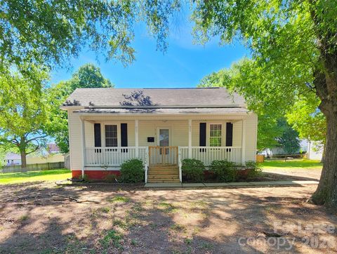 Photo of 618 Poplar Avenue, Kannapolis, NC 28081 (MLS # 4397507)