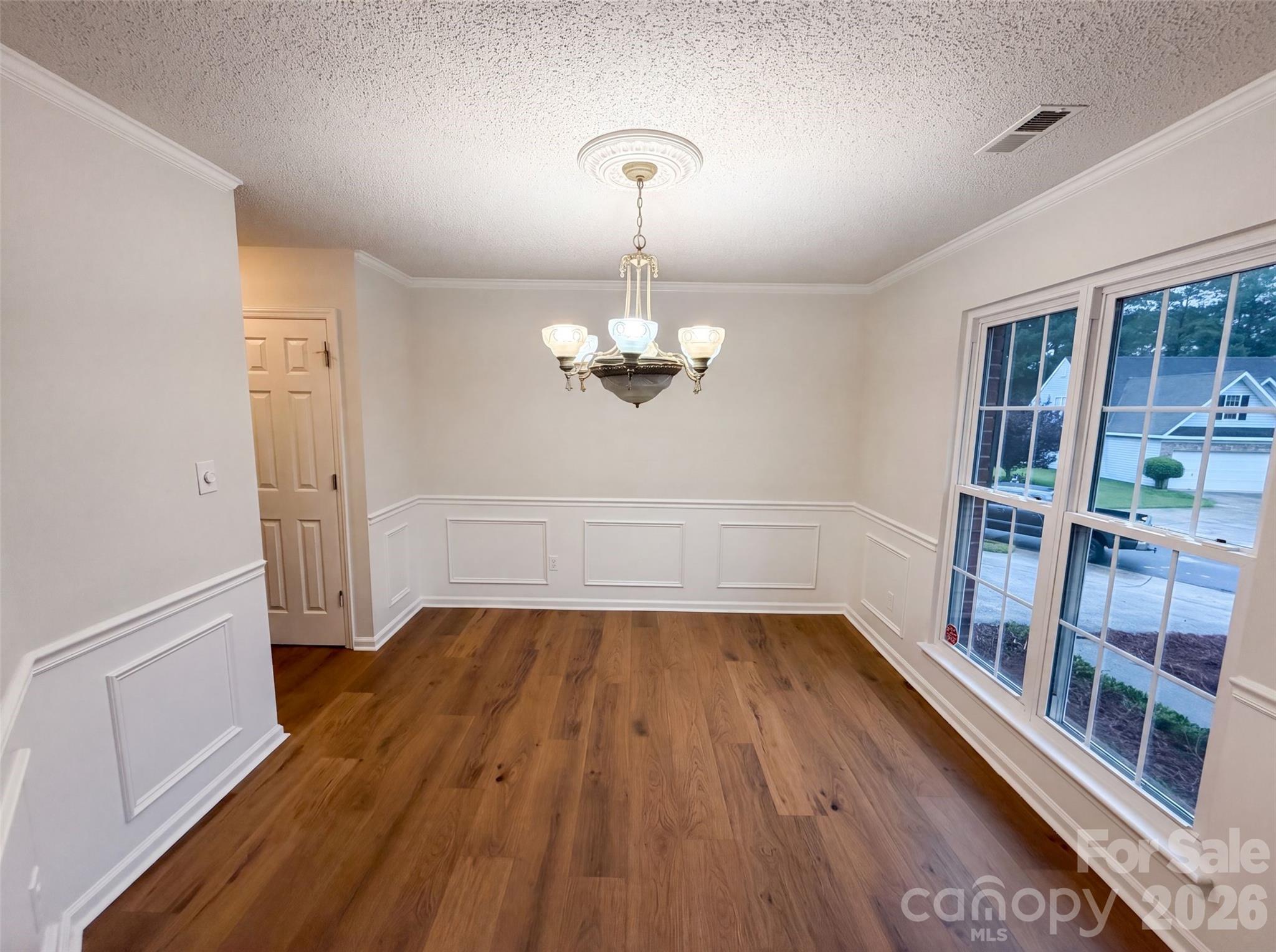 3737 Winterberry Court NW