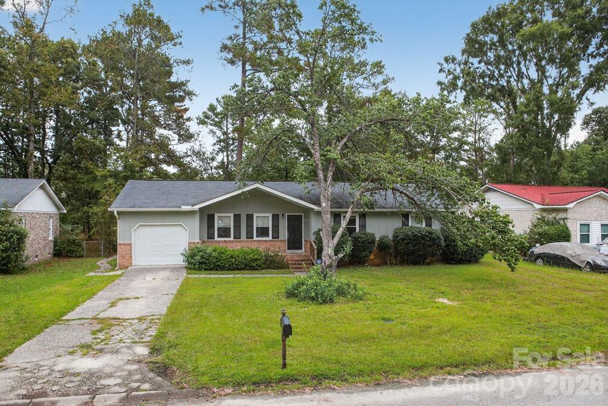 Beautifully maintained brick ranch in the well-established Whitehall neighborhood! 3725 Harrogate Road offers spacious
one-level living with 3 bedrooms, 2 full baths, and multiple living areas perfect for entertaining or relaxing. Original
hardwood floors add character throughout most of the home, and the oversized backyard — ideal for pets, play, or
gardening. Conveniently located near I-20/I-26, shopping, dining, and just minutes from downtown Columbia. Move-in
ready or perfect for light customization! Buyer to verify all pertinent information. Schedule your showing today — this one
won't last!
