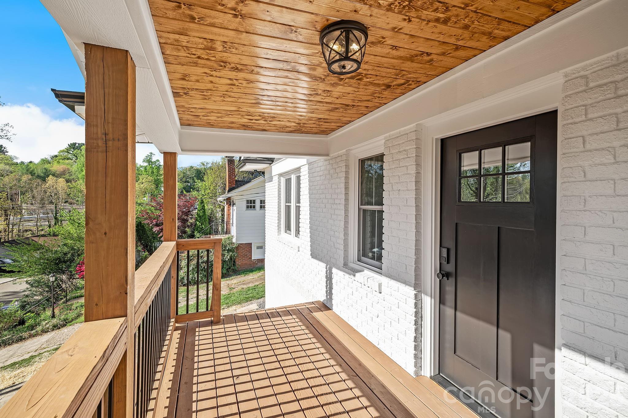154 Laurel Loop