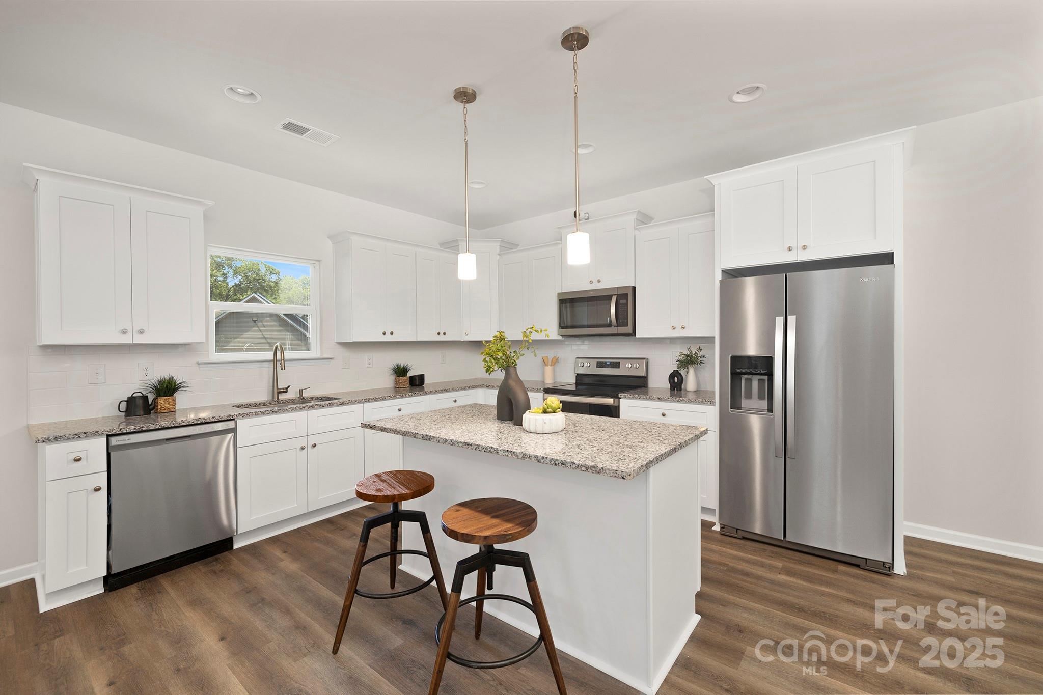 1124 Thayer Glen Court