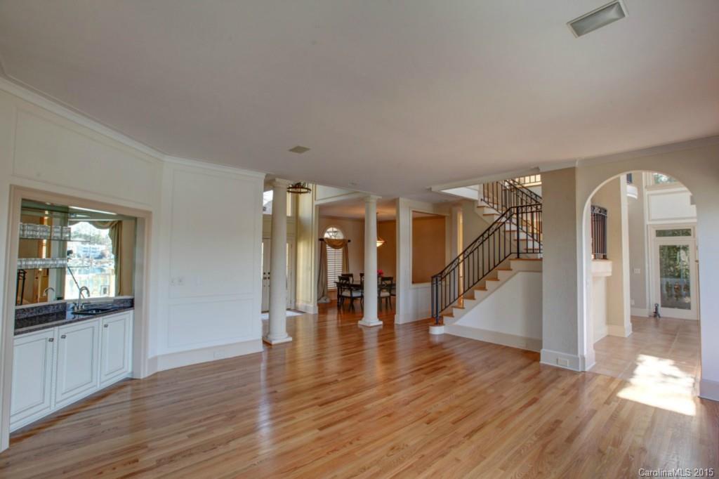 The Peninsula - Residential