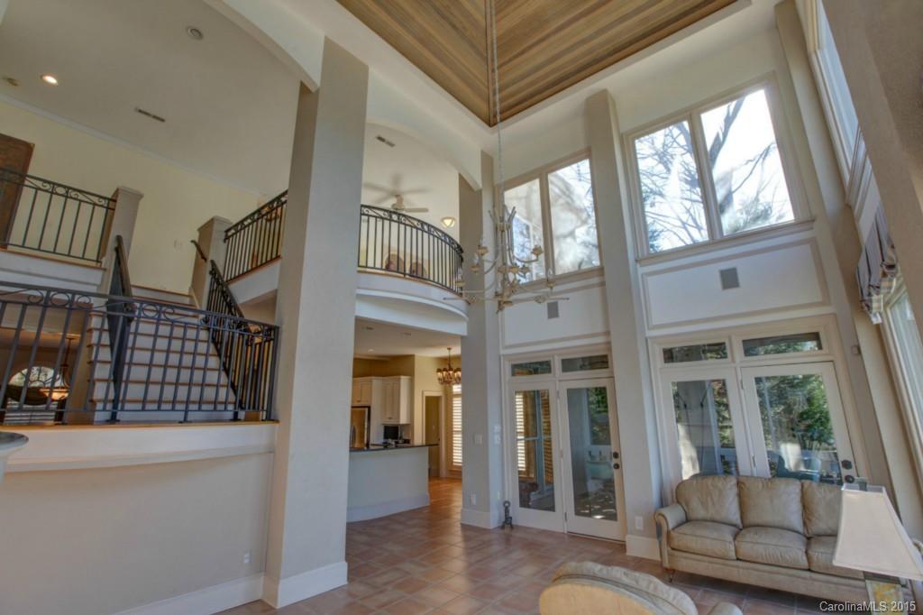 The Peninsula - Residential