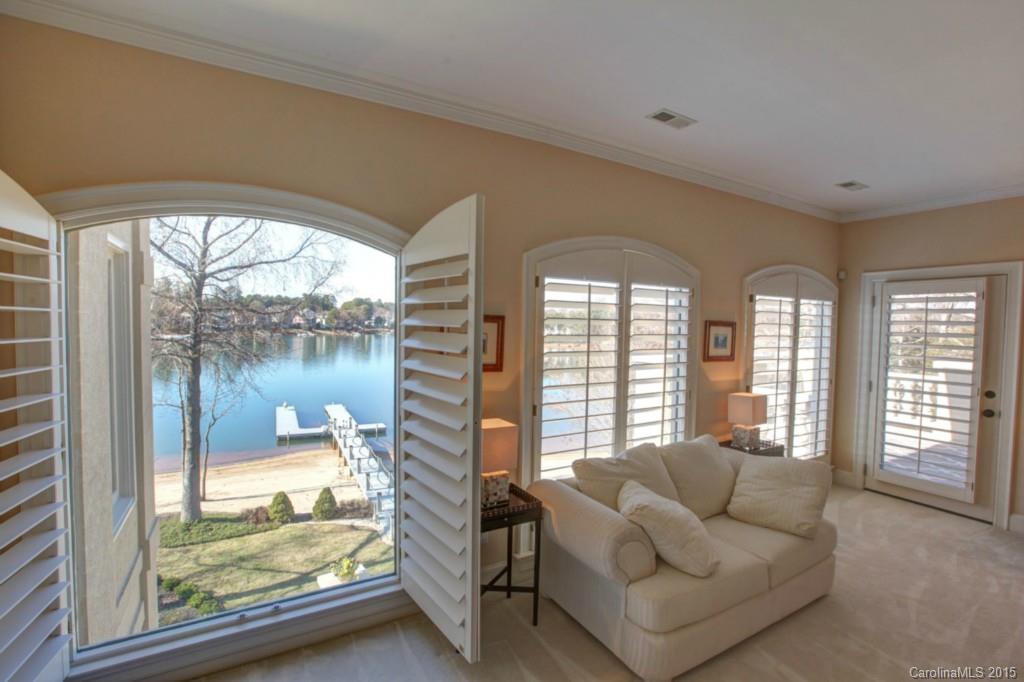 The Peninsula - Residential