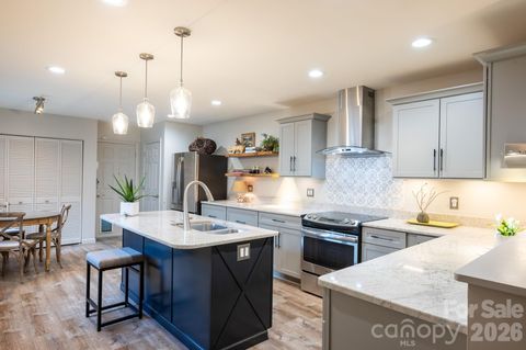 118 Cloverleaf Lane Asheville NC 28803