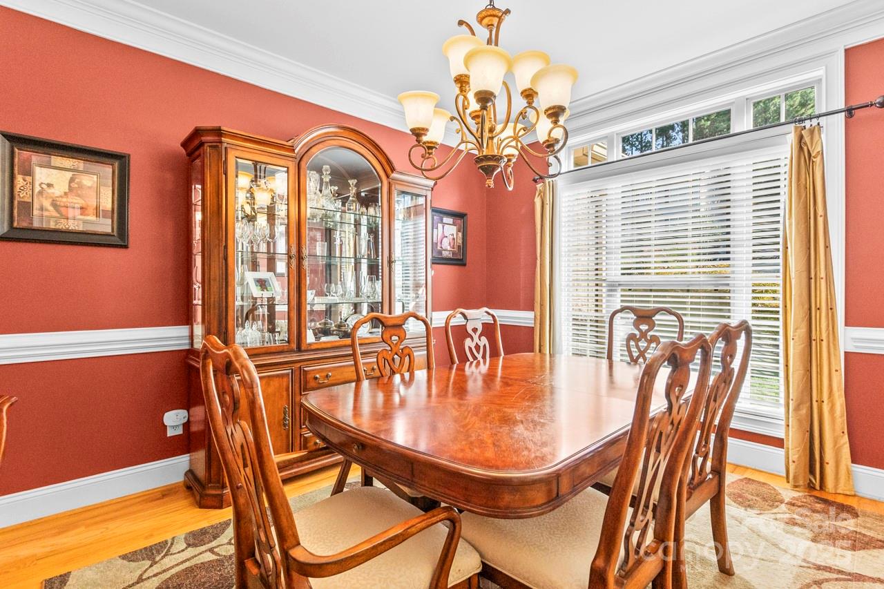 1775 Mount Carmel Circle