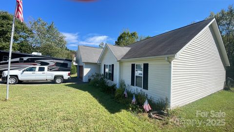 Photo of 1118 Slate Ridge Road, Matthews, NC 28104 (MLS # 4309764)