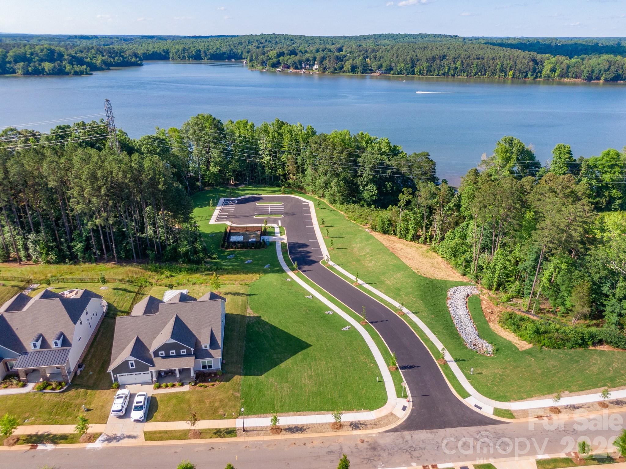 Imagery On Mtn Island - Residential