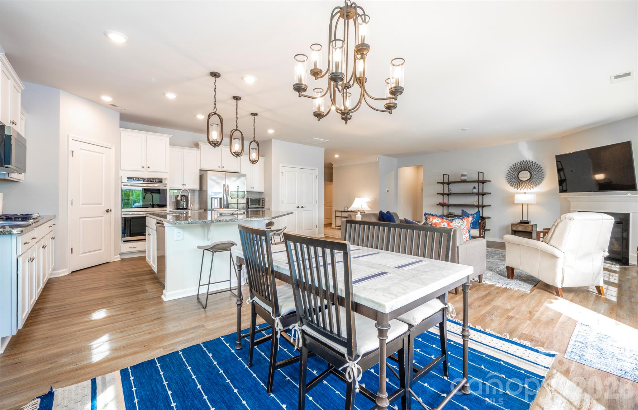 Imagery On Mtn Island - Residential