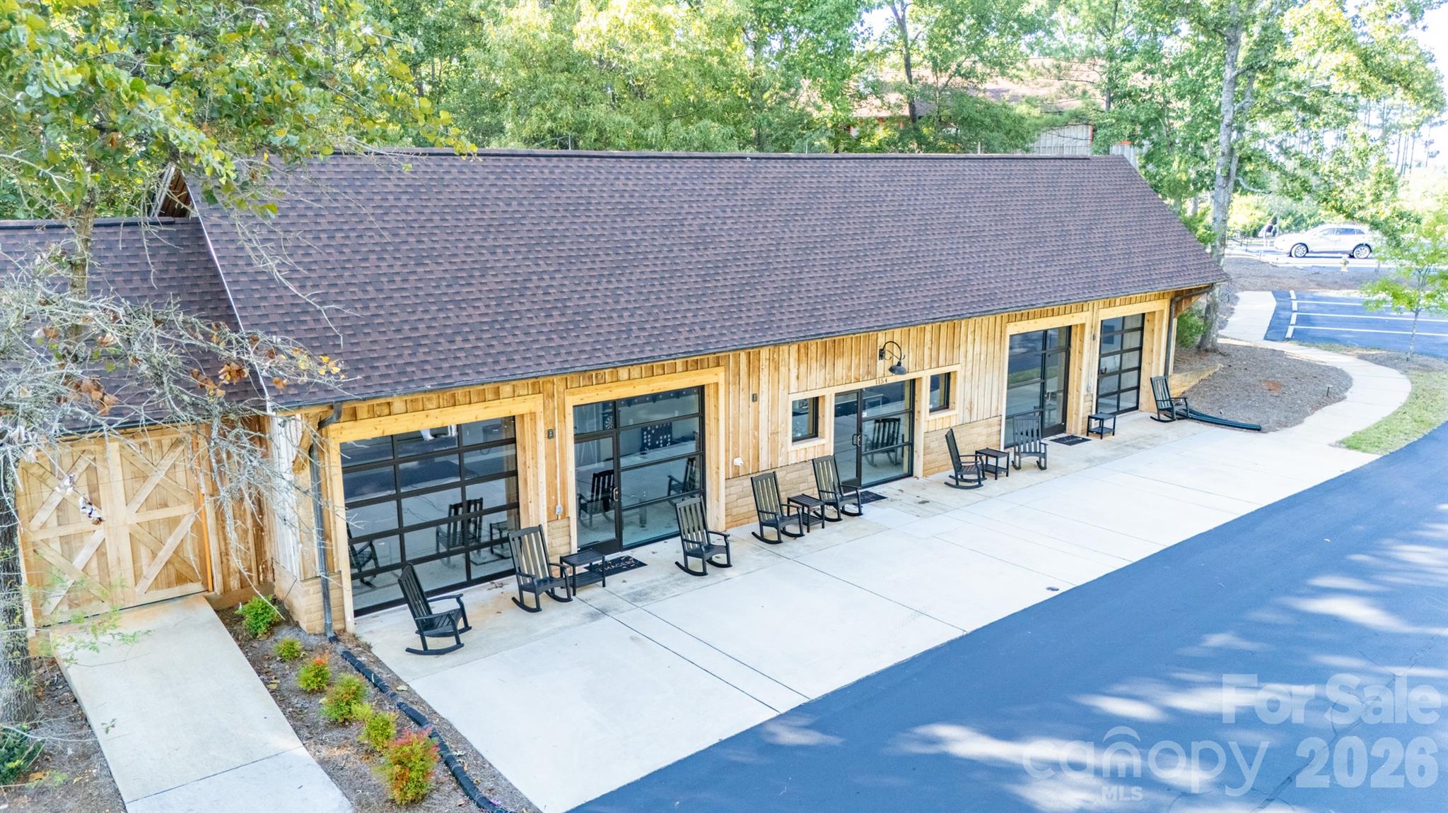 Imagery On Mtn Island - Residential