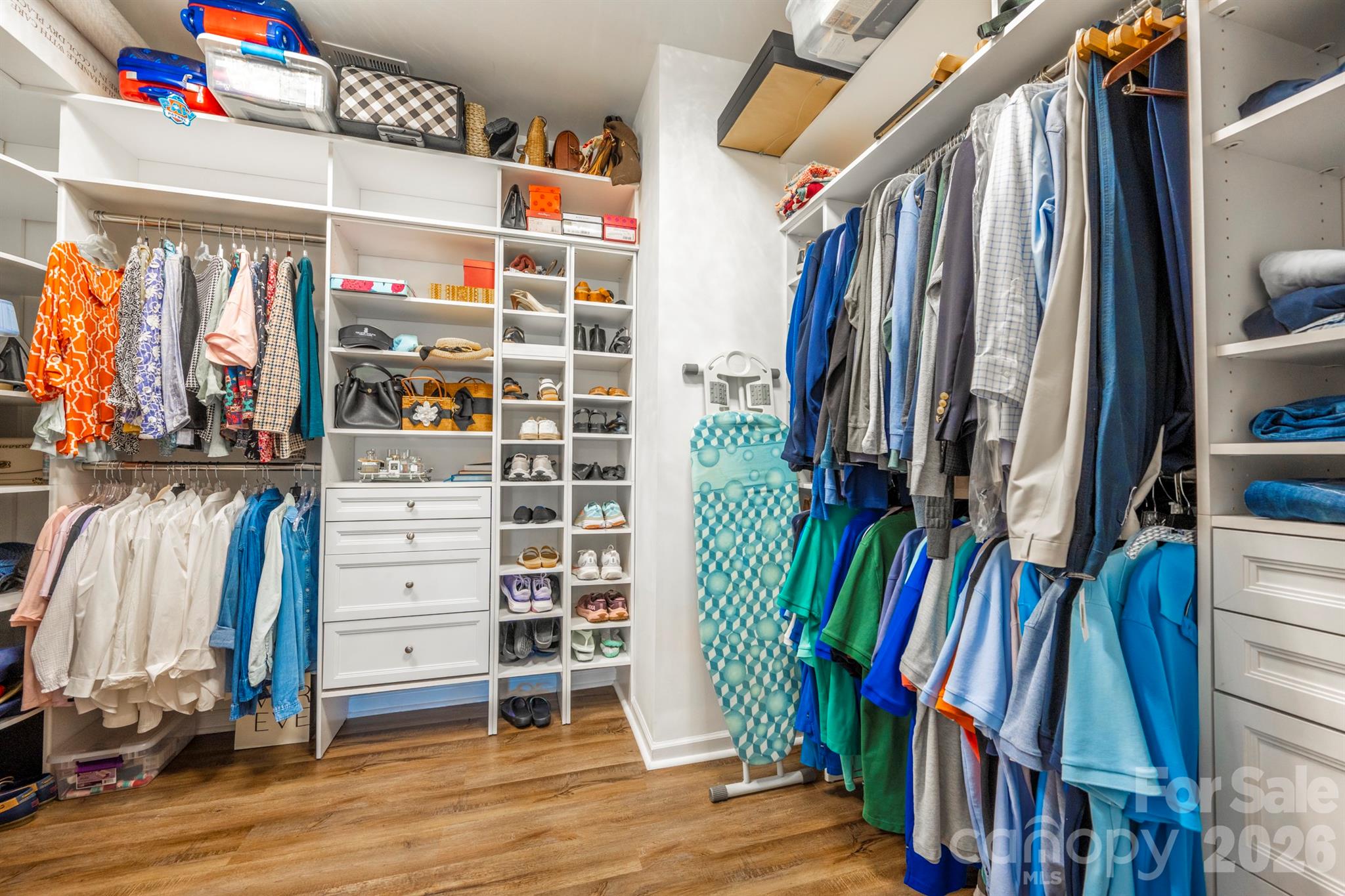 Imagery On Mtn Island - Residential