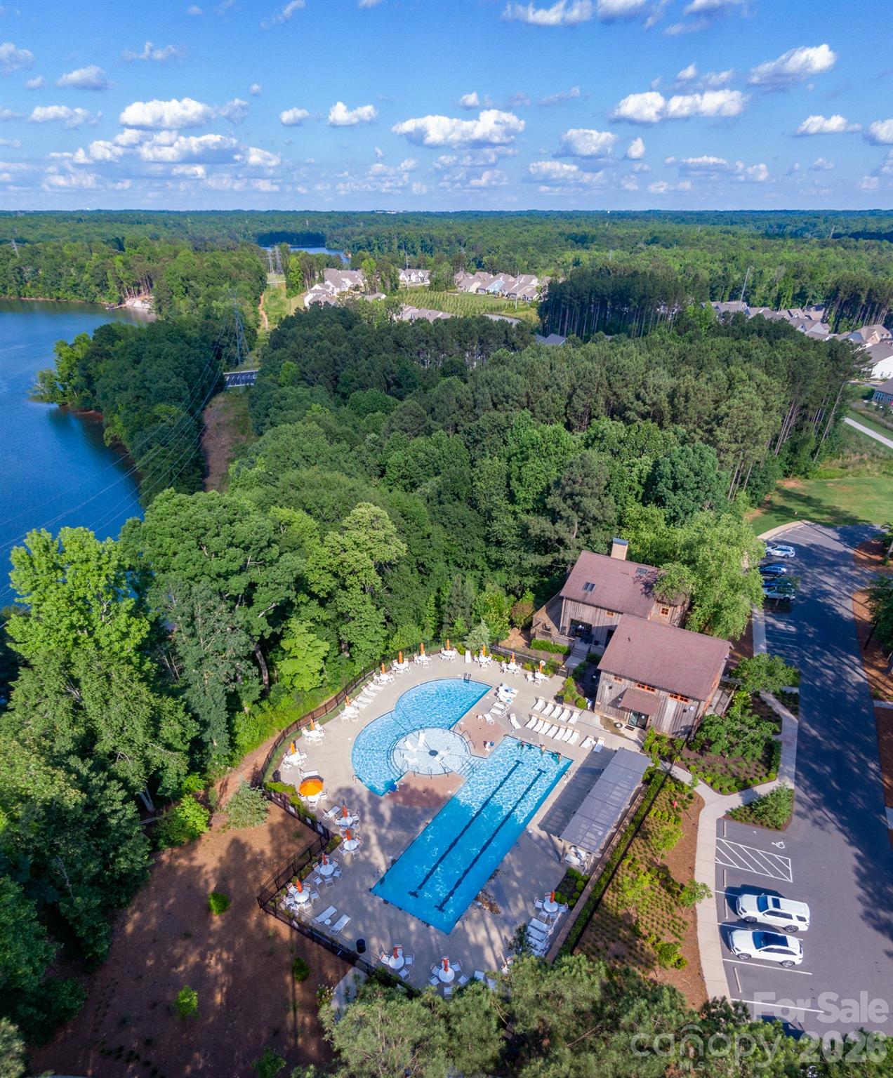 Imagery On Mtn Island - Residential