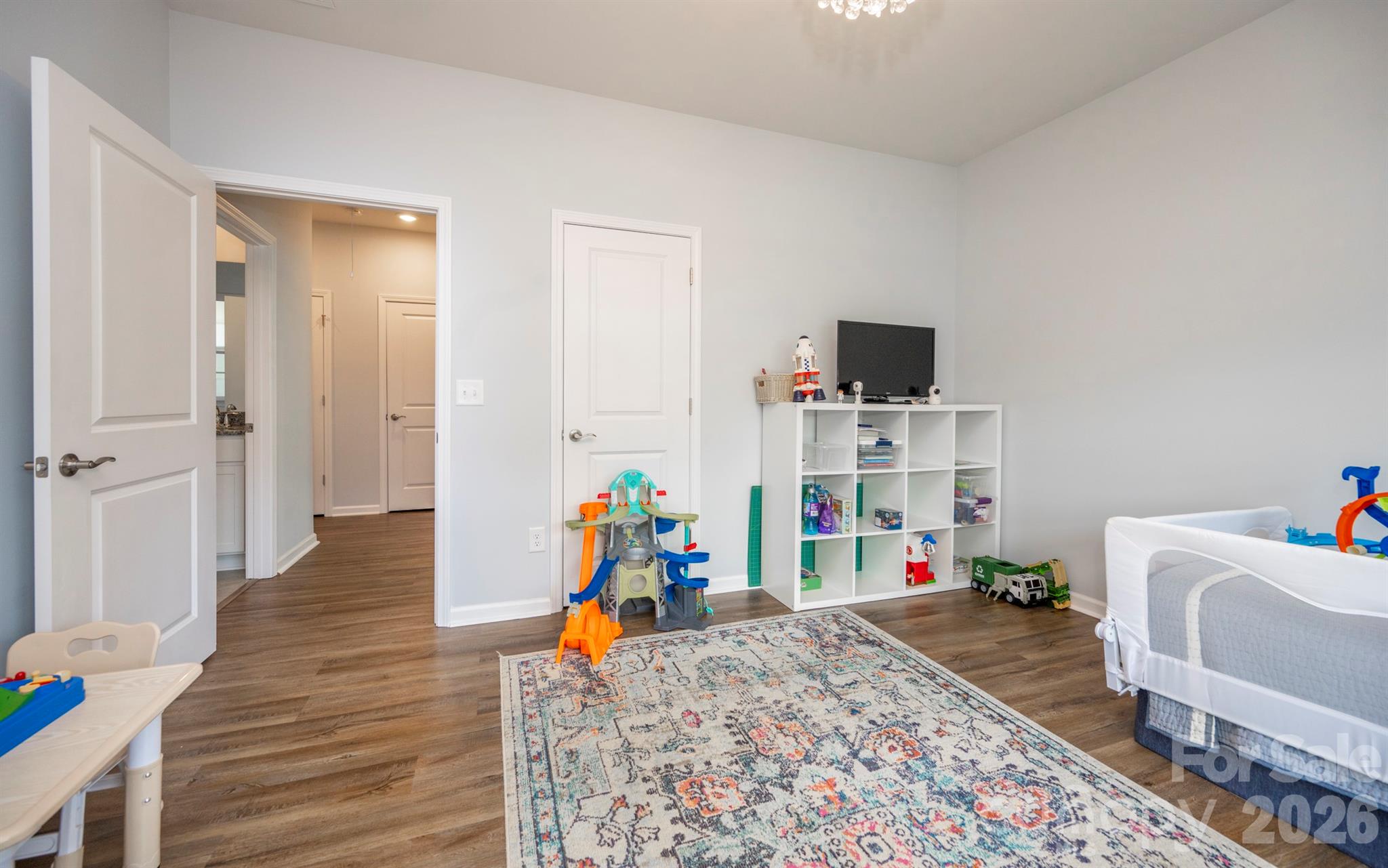 Imagery On Mtn Island - Residential