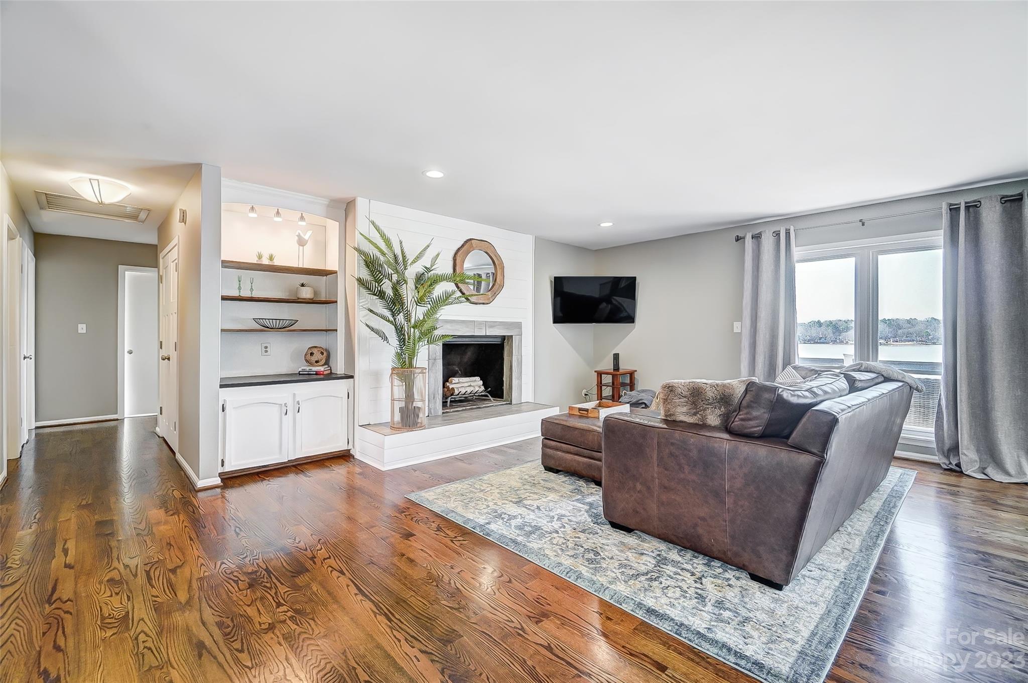 Tega Cay - Residential