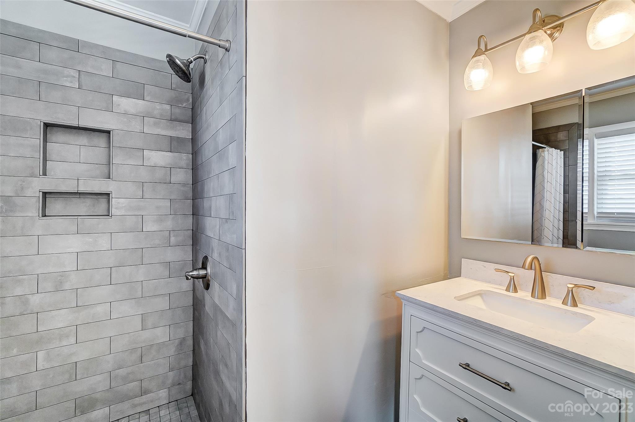 Tega Cay - Residential