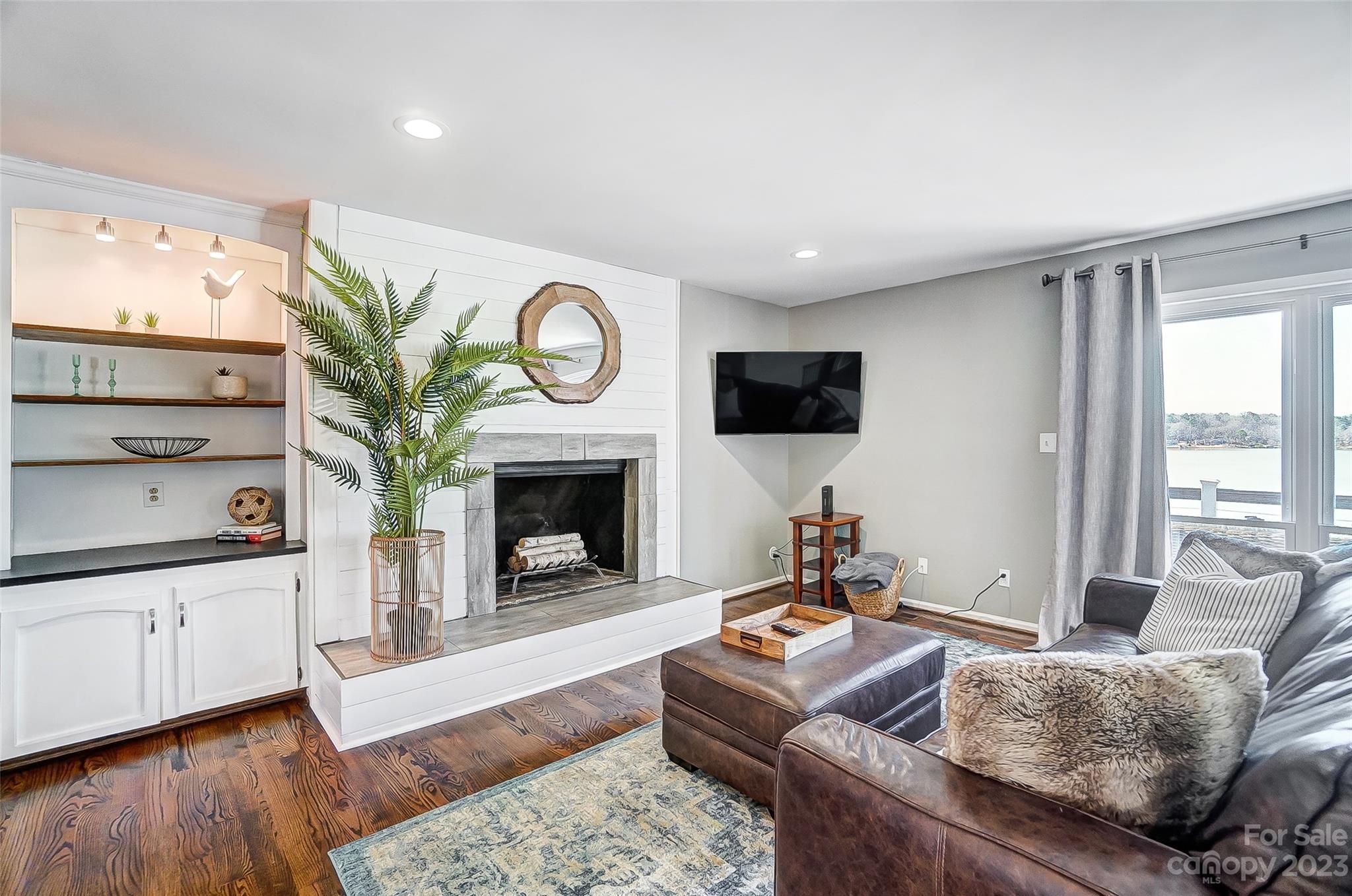 Tega Cay - Residential