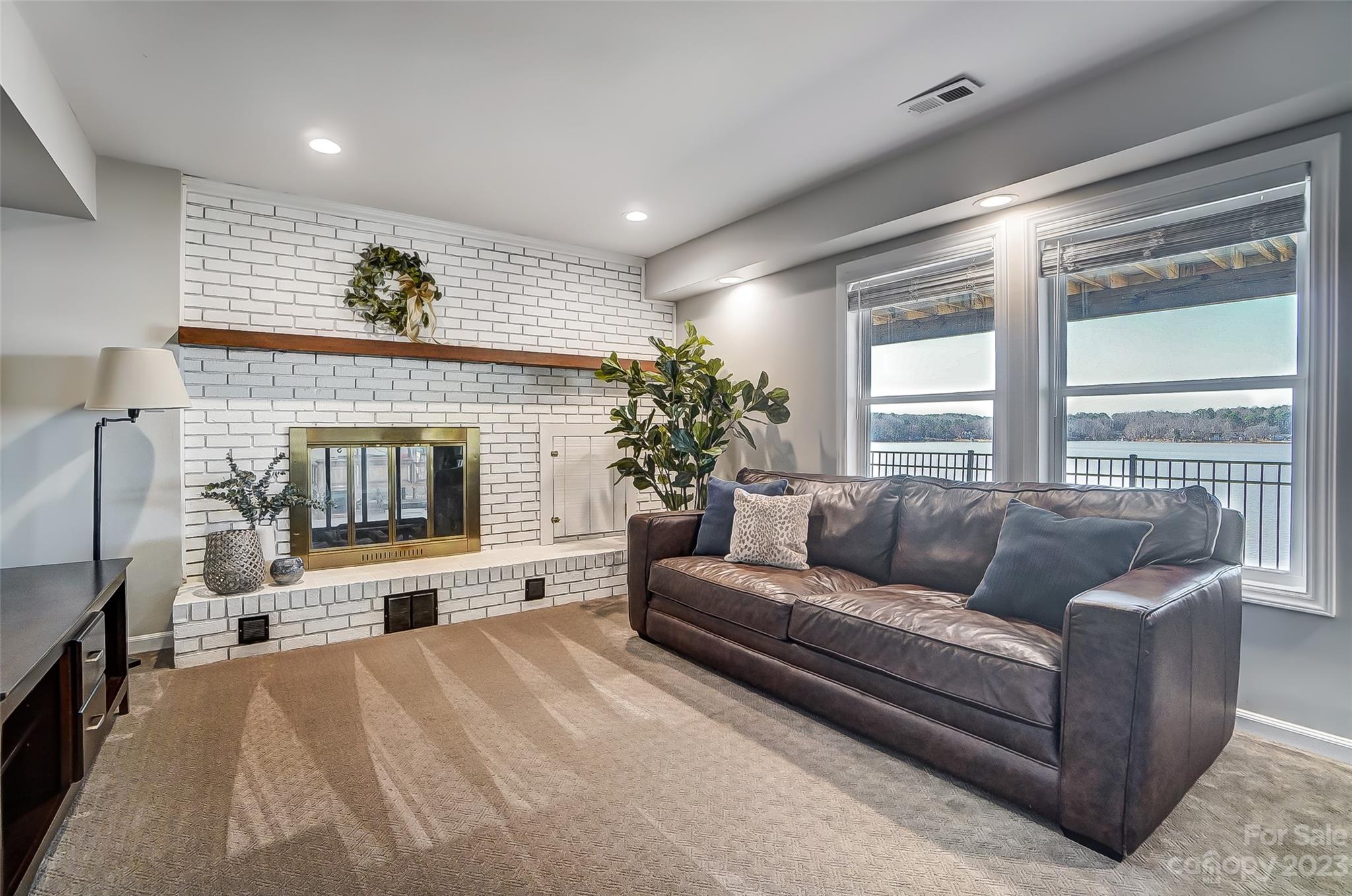 Tega Cay - Residential