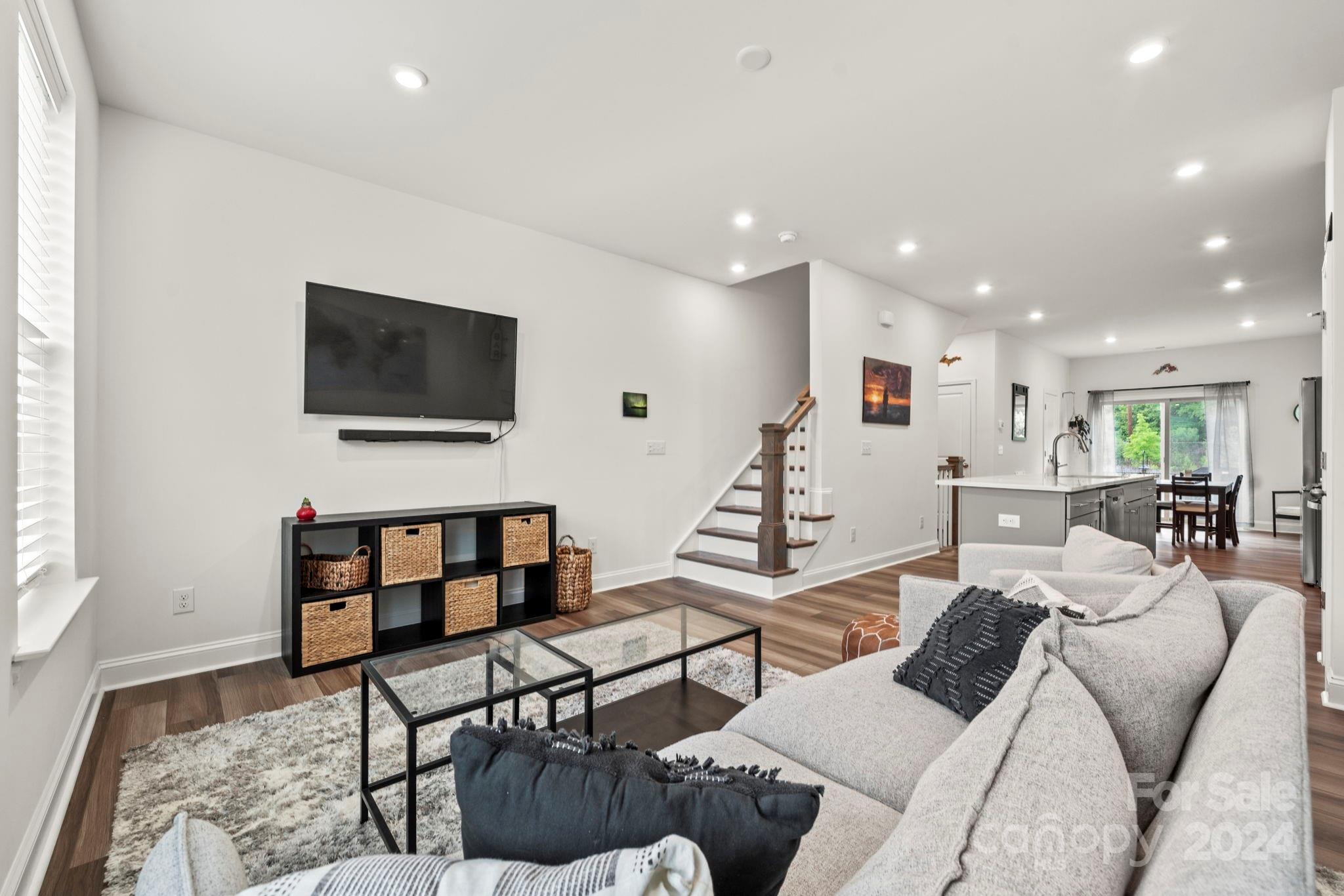 The Towns at Greenway - Residential