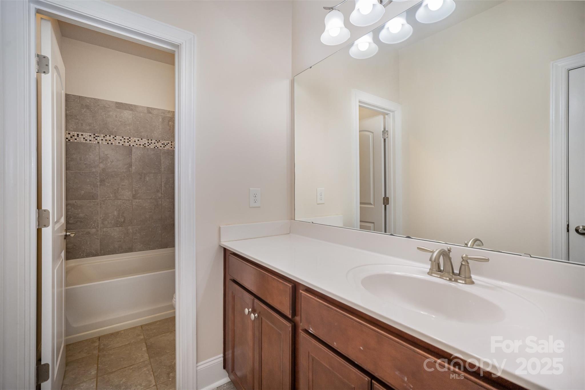 Charlotte, North Carolina 28277, United States, 4 Bedrooms Bedrooms, ,3 BathroomsBathrooms,Residential,Active,166857