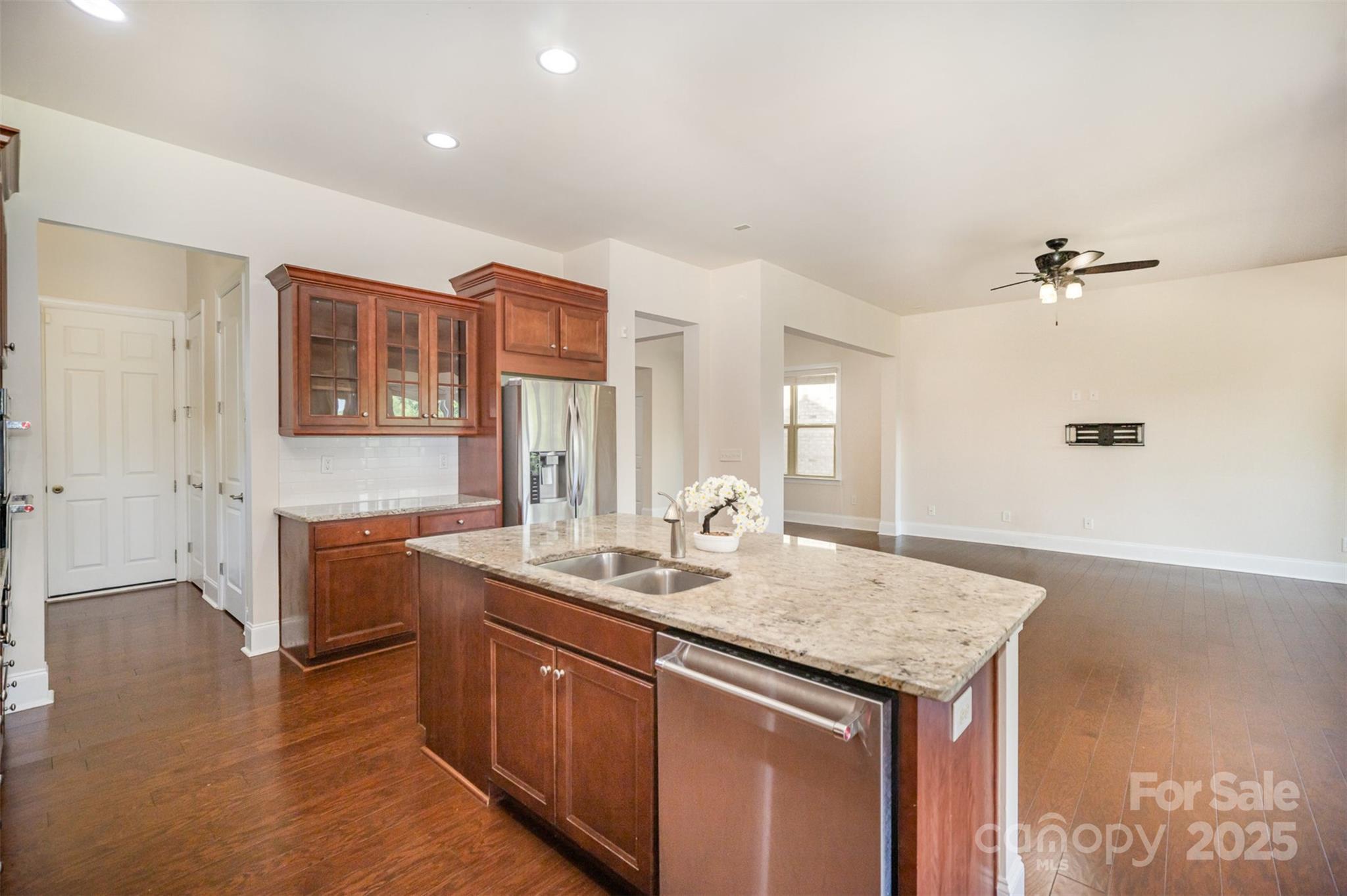 Charlotte, North Carolina 28277, United States, 4 Bedrooms Bedrooms, ,3 BathroomsBathrooms,Residential,Active,166857