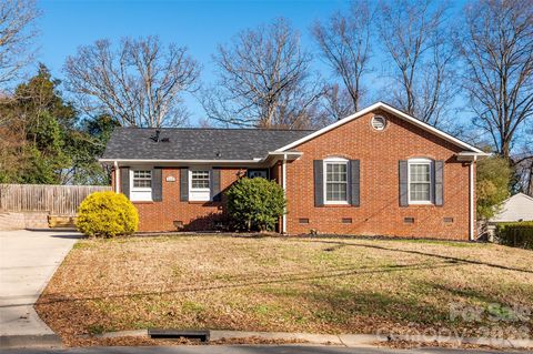 7117 Woodstream Drive Charlotte NC 28210