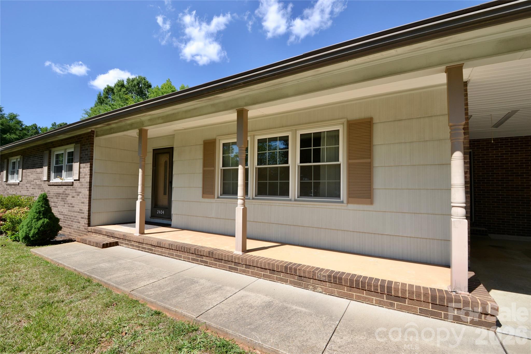 2404 Wedgewood Drive