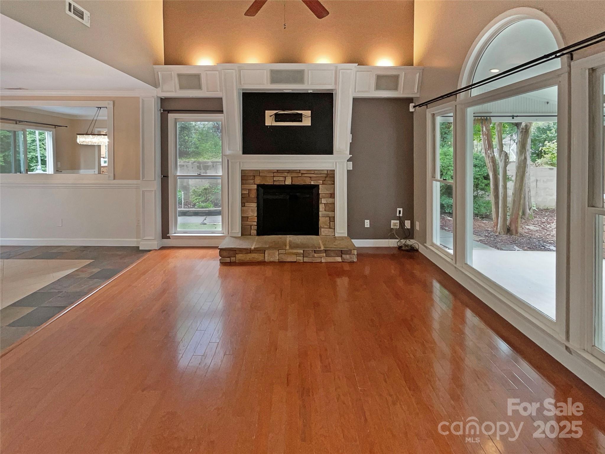 Tega Cay - Residential