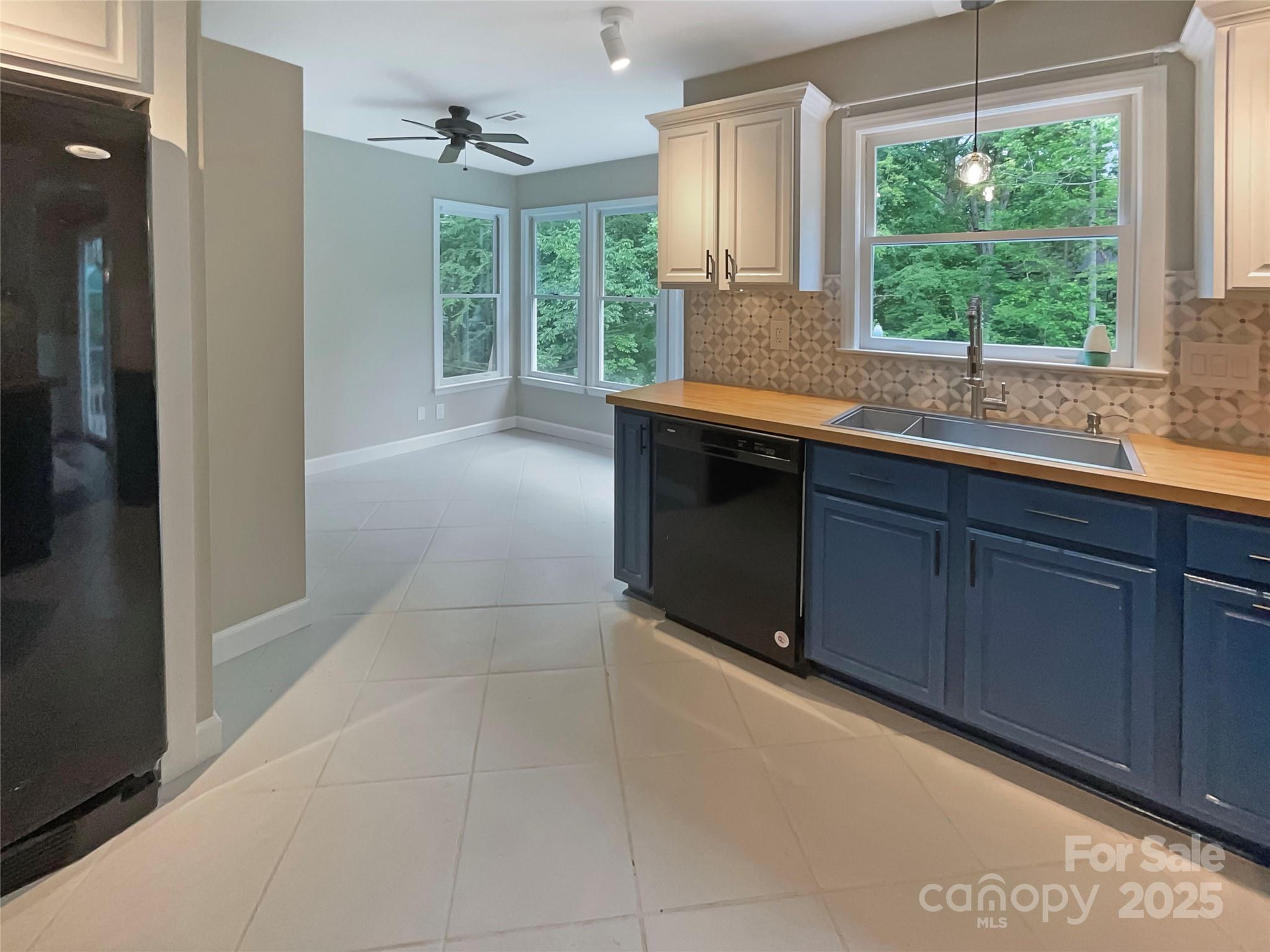 Tega Cay - Residential