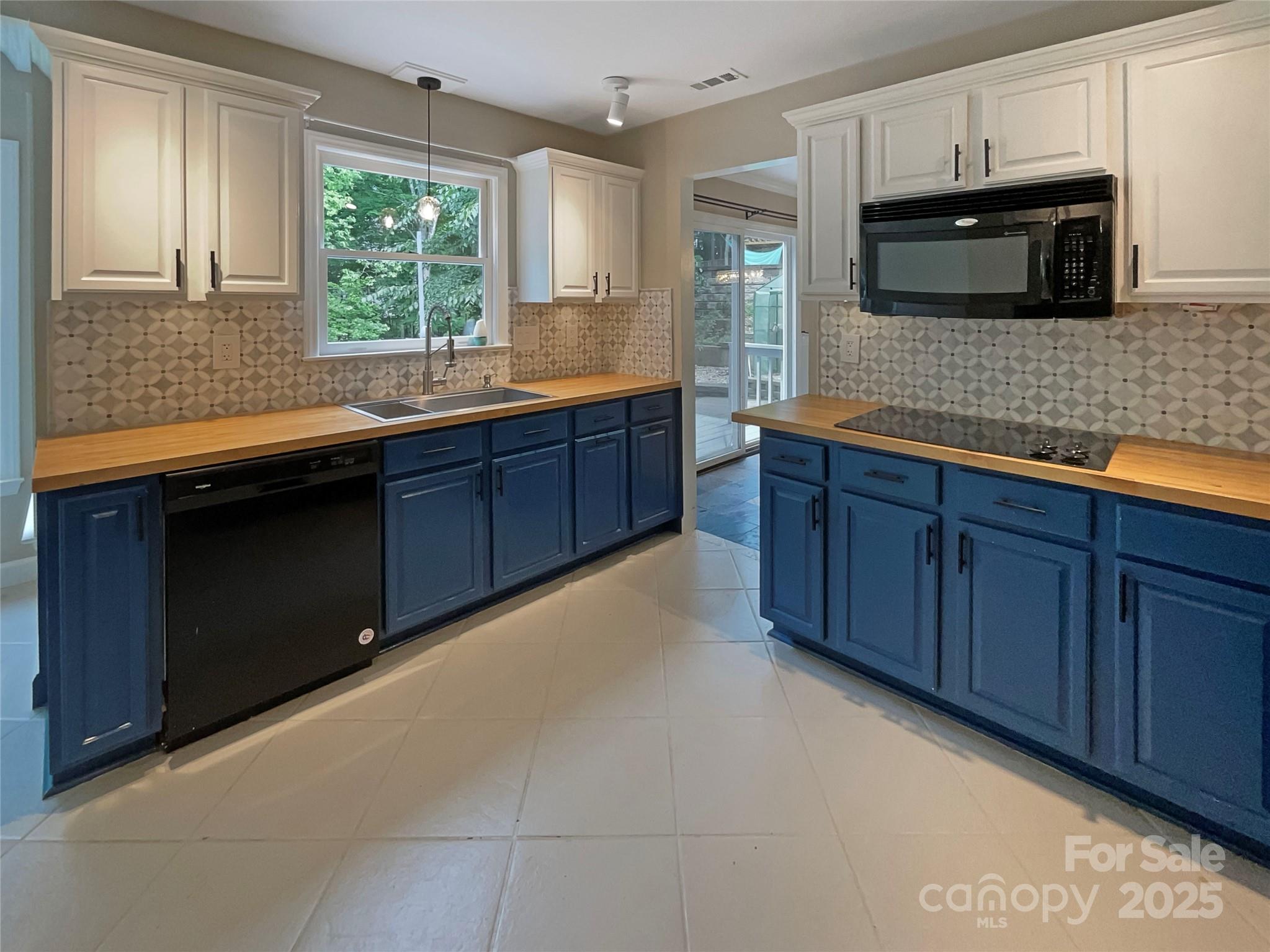 Tega Cay - Residential