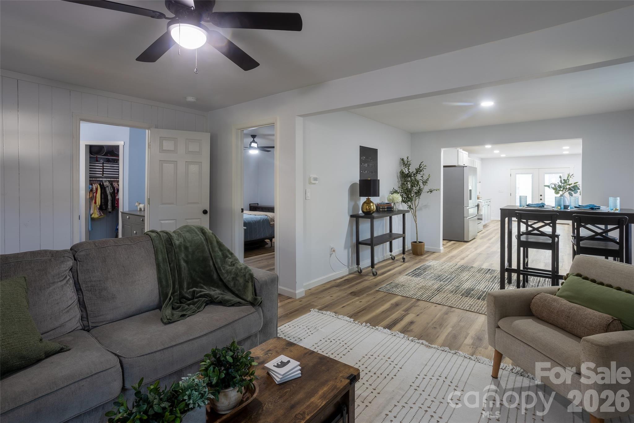 44 LR Smith Avenue