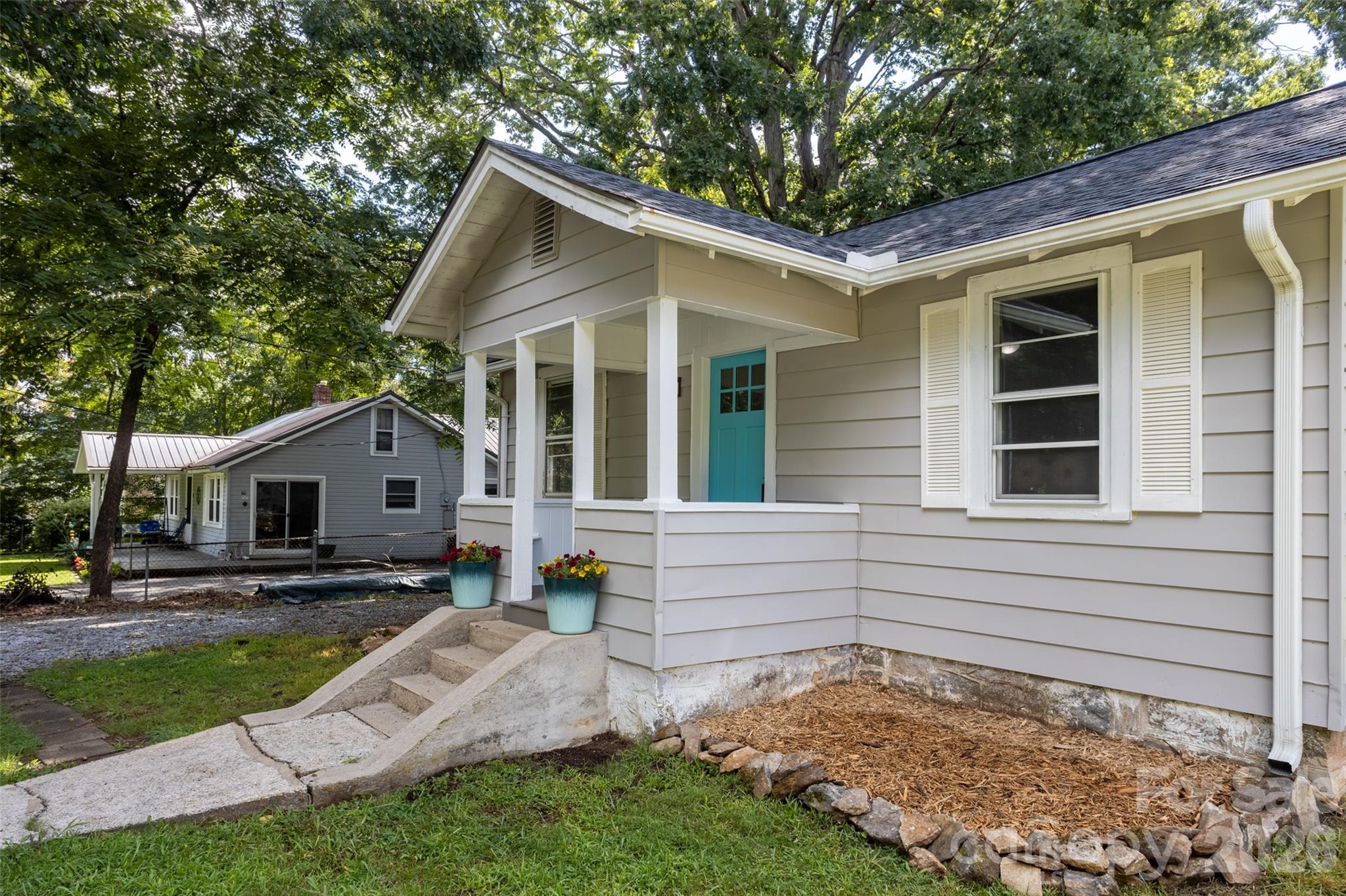 44 LR Smith Avenue