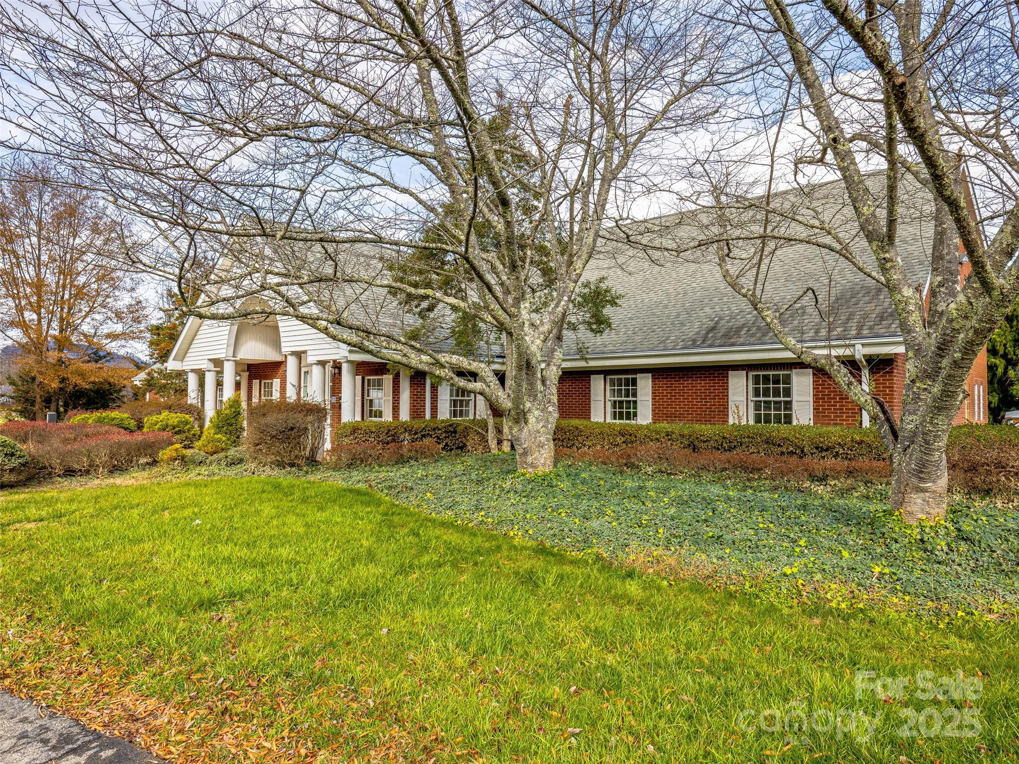 800 Beverly Hanks Center