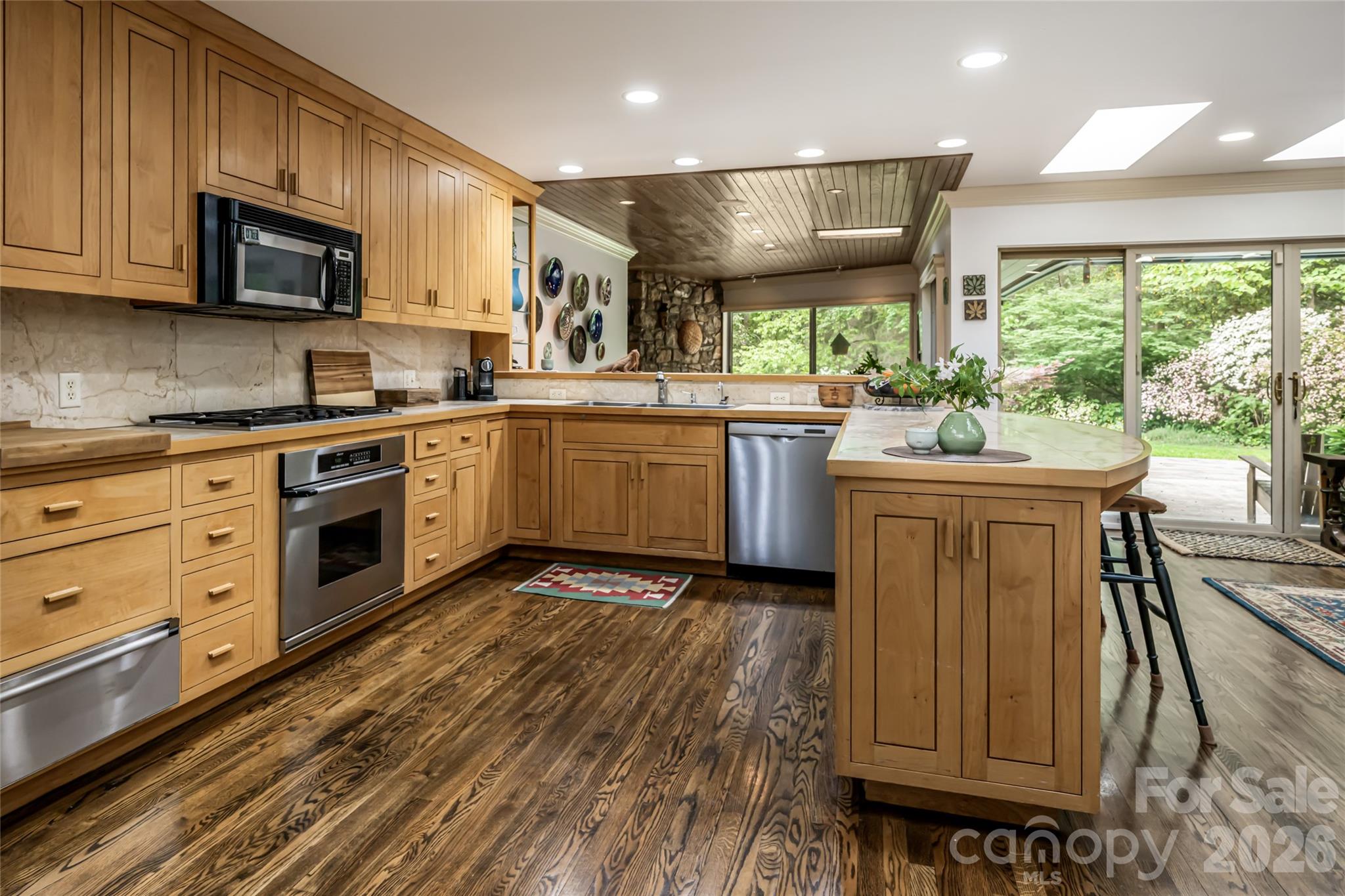 18 Forest Road