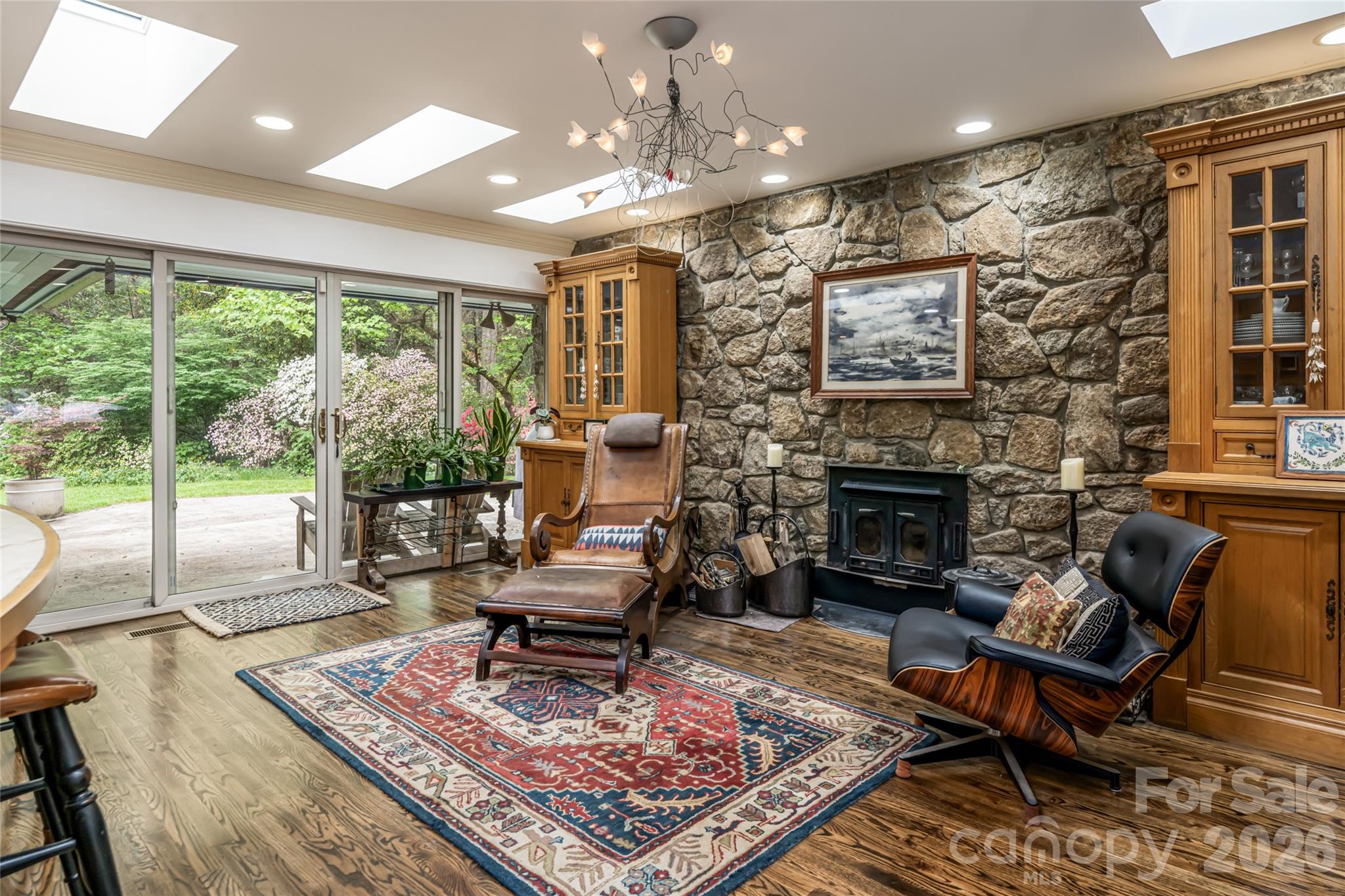 18 Forest Road