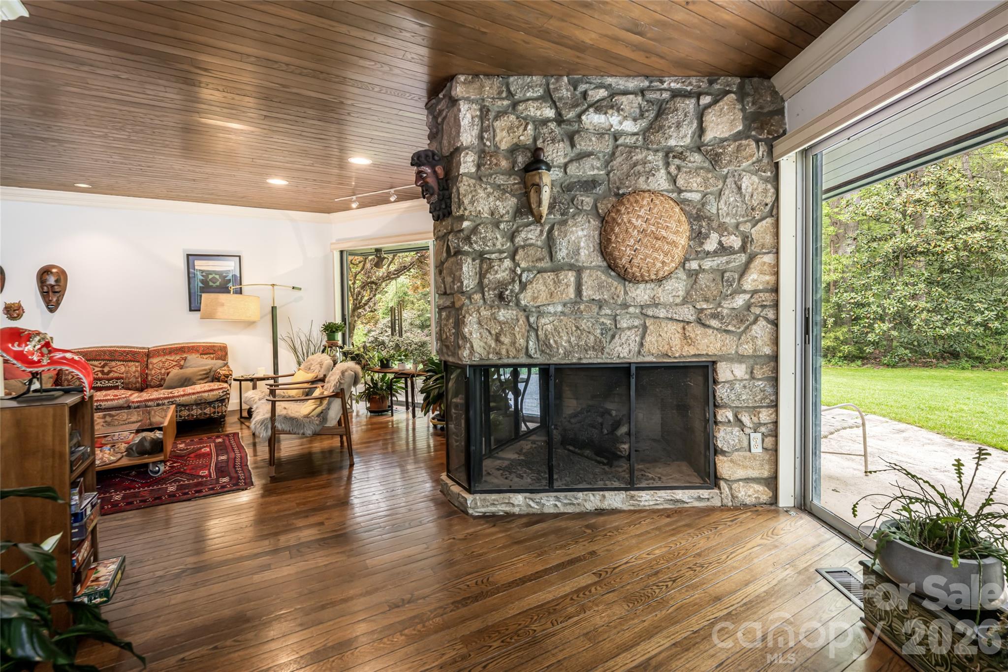 18 Forest Road