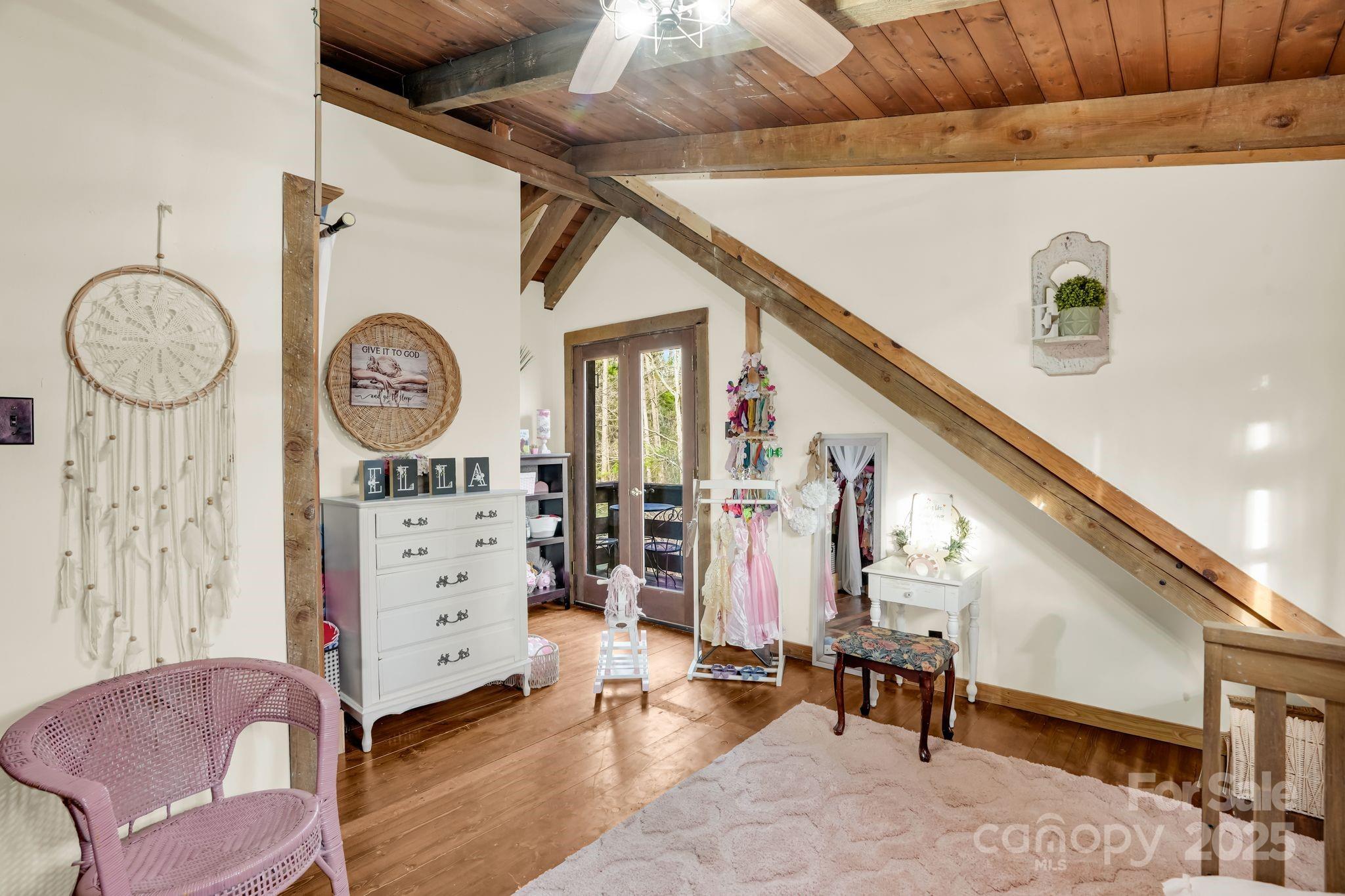 Woodland Knoll - Residential