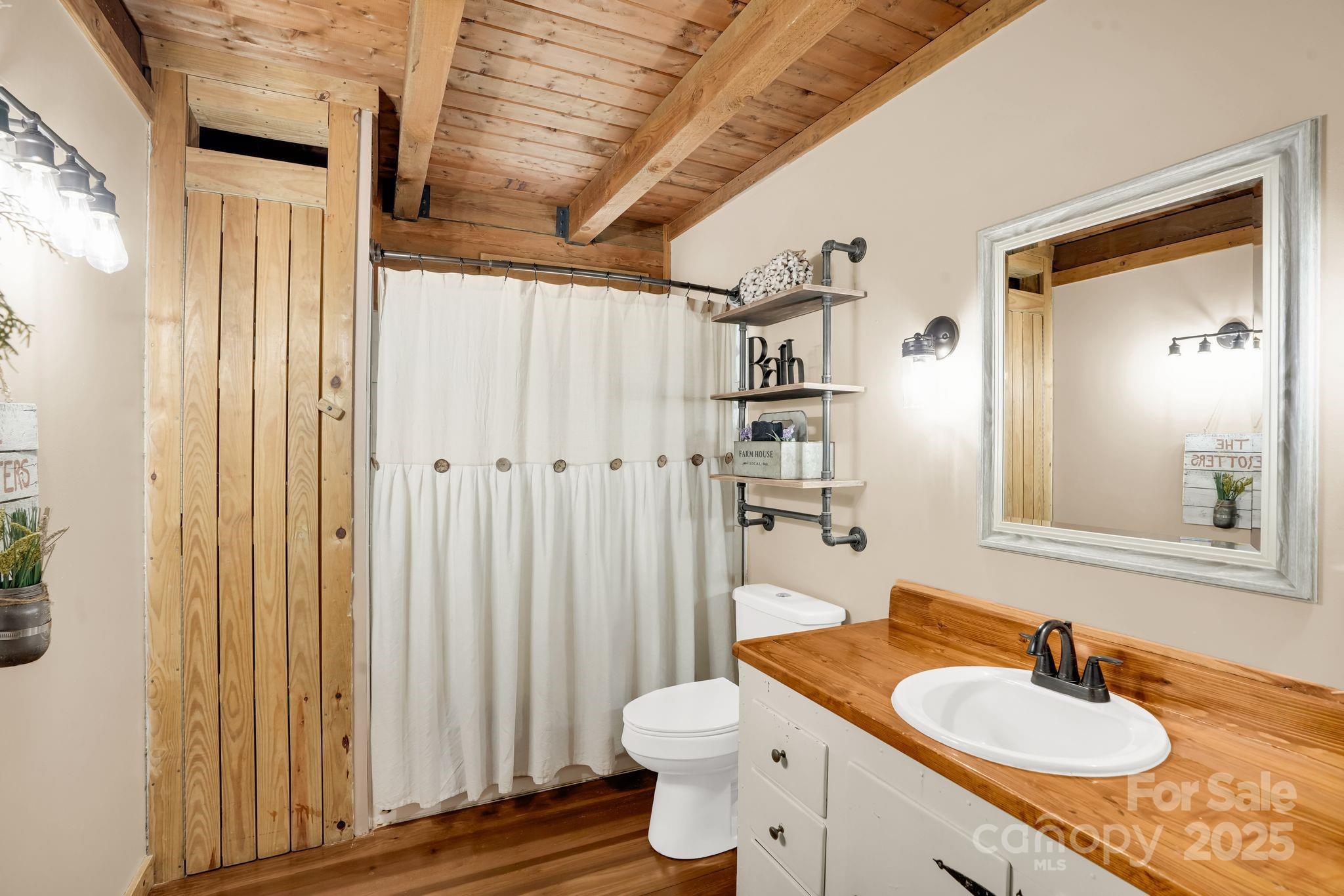 Woodland Knoll - Residential