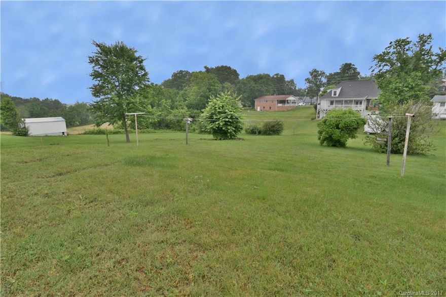Perfect lot to build your dream home! Located in Weaverville, just 15 minutes to downtown Asheville.