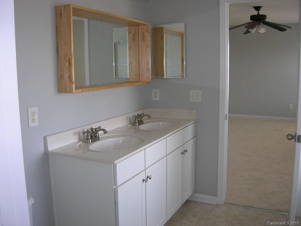 Hamilton Lakes - Residential