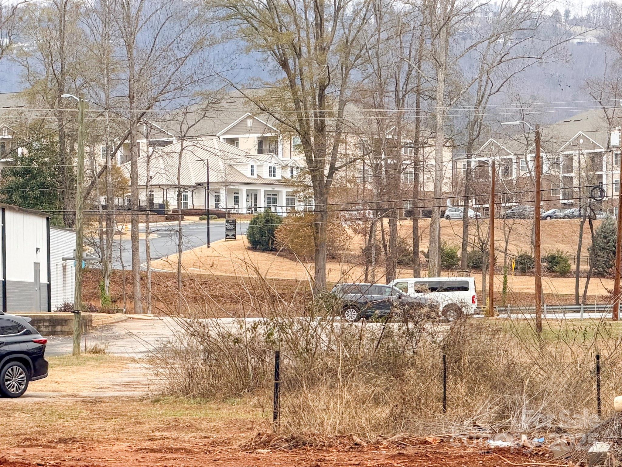 2738B Poinsett Highway