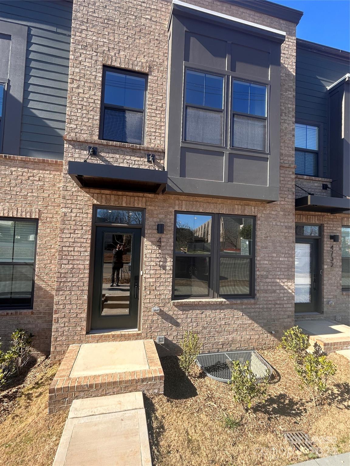 Southrail Station - Residential Lease