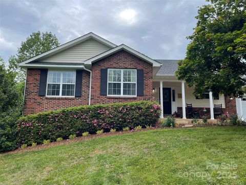 47 Chastain Hill Road Mills River NC 28759
