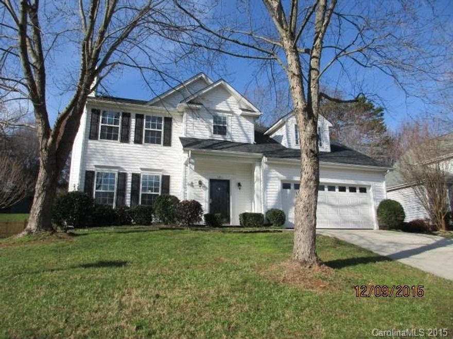 A must see 3 bedrooms and 2.5 baths beautiful 2 story home located in Glynwater subdivision and sits on 0.32 acre nice lot. Features living room, kitchen with ample cabinet spaces, tray ceiling large master bedroom with doubled sinks bath and vanity, bonus room upstairs spacious rooms and neutral colors throughout. Home has 2 car attached garage. Rehab complete with fresh paint, new carpet, vinyl, appliances and seller installed new HVAC by 12/2015.