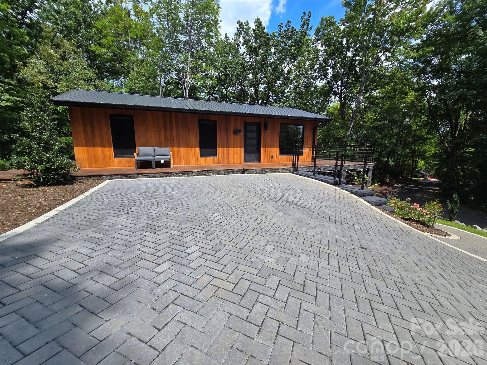 272 Bluebird Road
