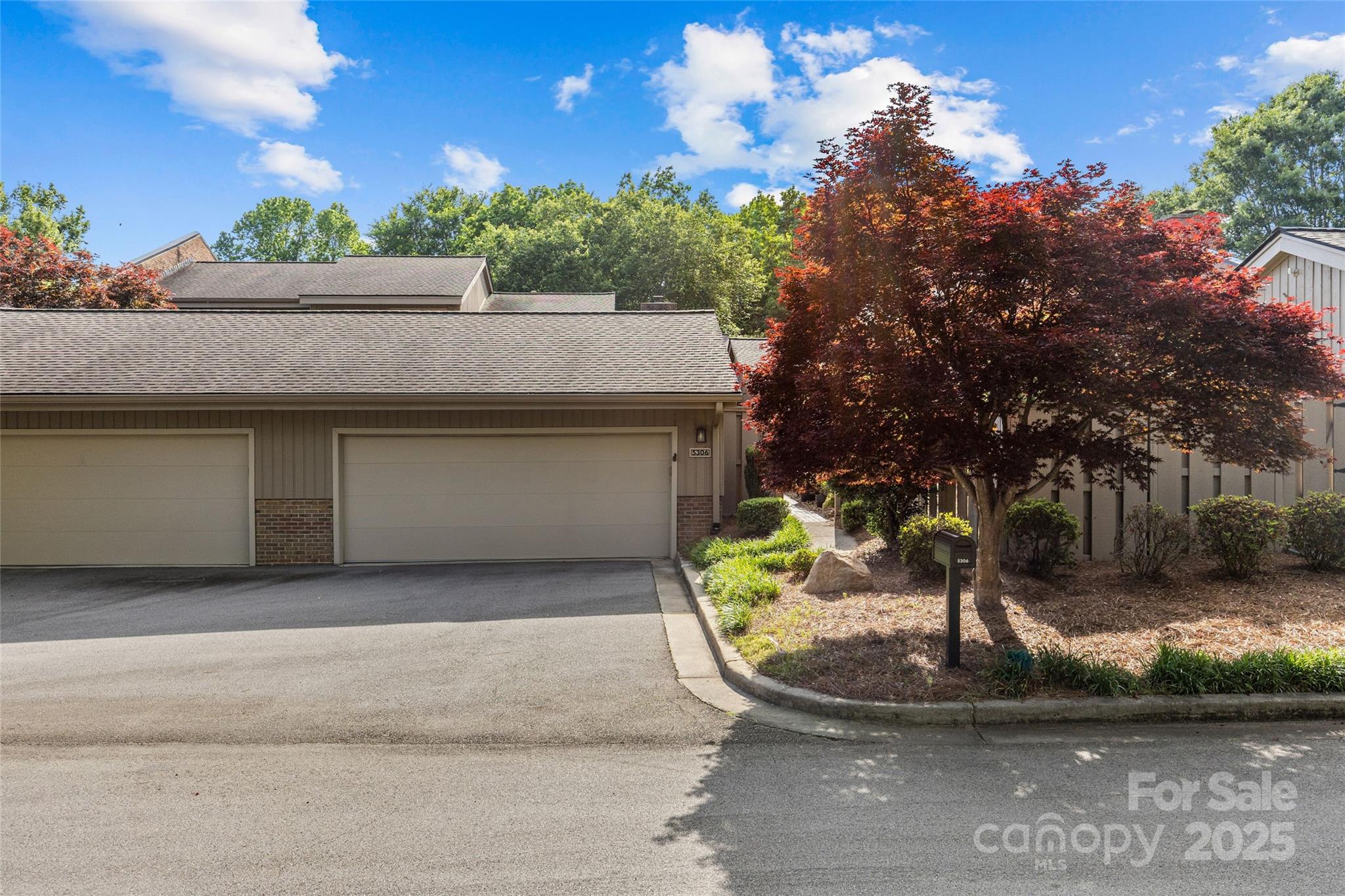 5306 Sandtrap Lane