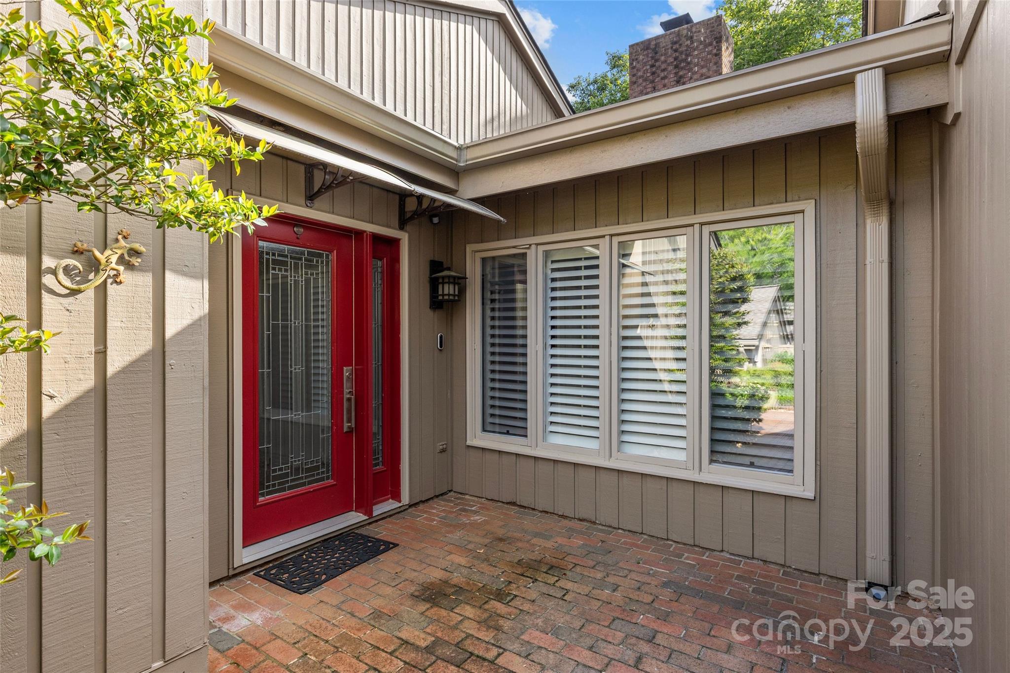 5306 Sandtrap Lane