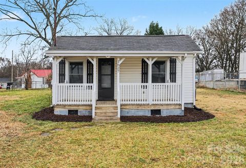 Photo of 1627 Warren Avenue, Gastonia, NC 28054 (MLS # 4332663)