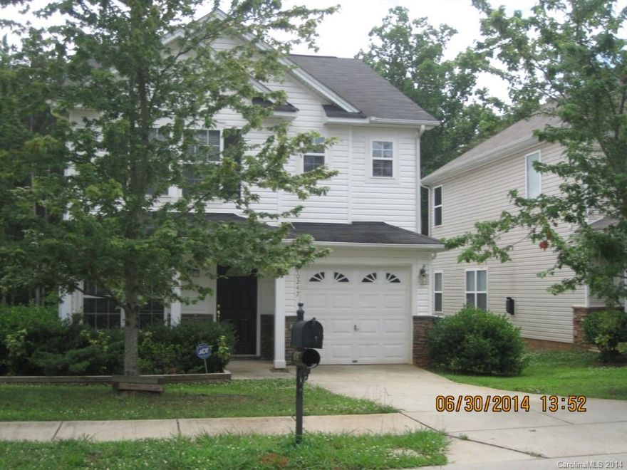 Lovely well kept home in Belmeade Green community. Gleaming hardwood floors, Well equipped kitchen with island, abundant cabinet and counter space for your cooking needs, gas range, large pantry and stainless steel appliances. Inviting family room for all to gather. Large master w private walk-in closet / jetted bath tub. Two secondary bedrooms with bath to share and 2nd floor loft, to be used as you see fit..work or play? Ceiling fans and blinds are included. High ceiling for you to enjoy.