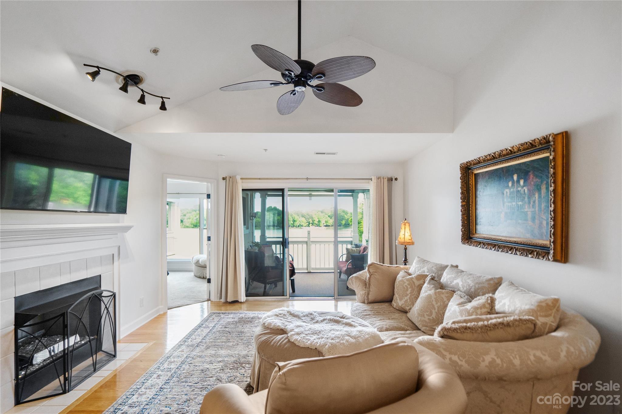 Spinnaker Point - Residential