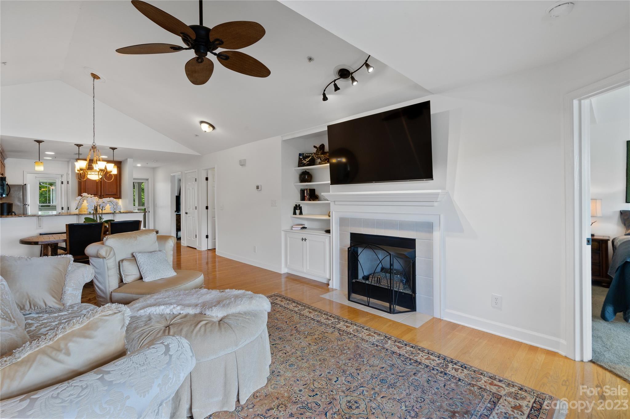 Spinnaker Point - Residential